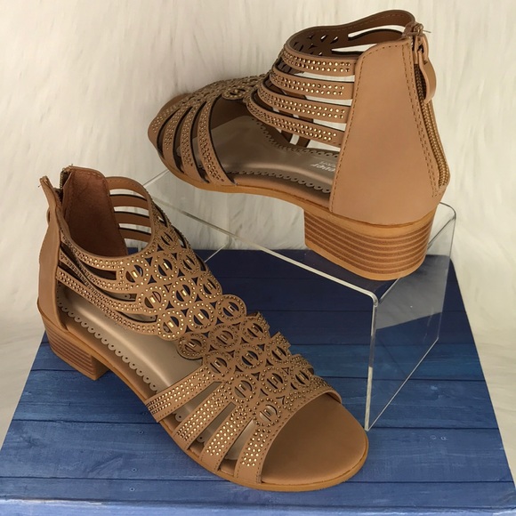 Square Heel Gladiator Sandals - Picture 3 of 9